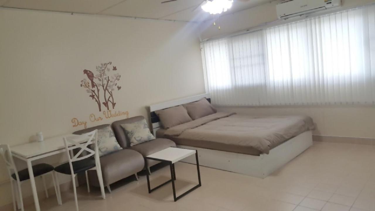 Condo C2 Impact 논타부리 외부 사진